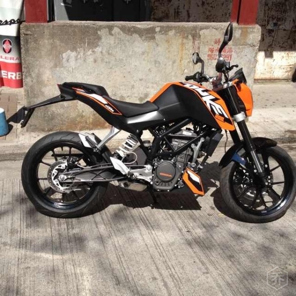 KTM-200 Duke