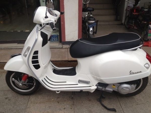 vespa gts 300