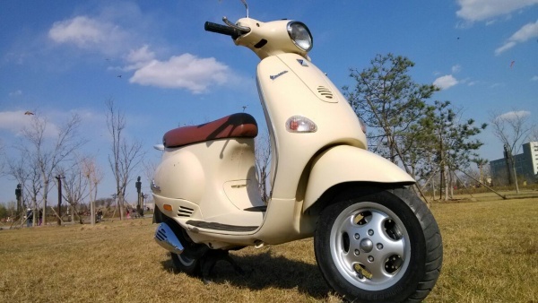 vespa ET8 150