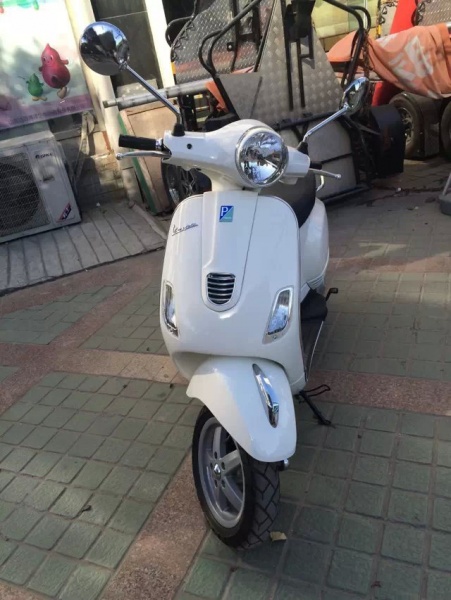 14VESPA LX150