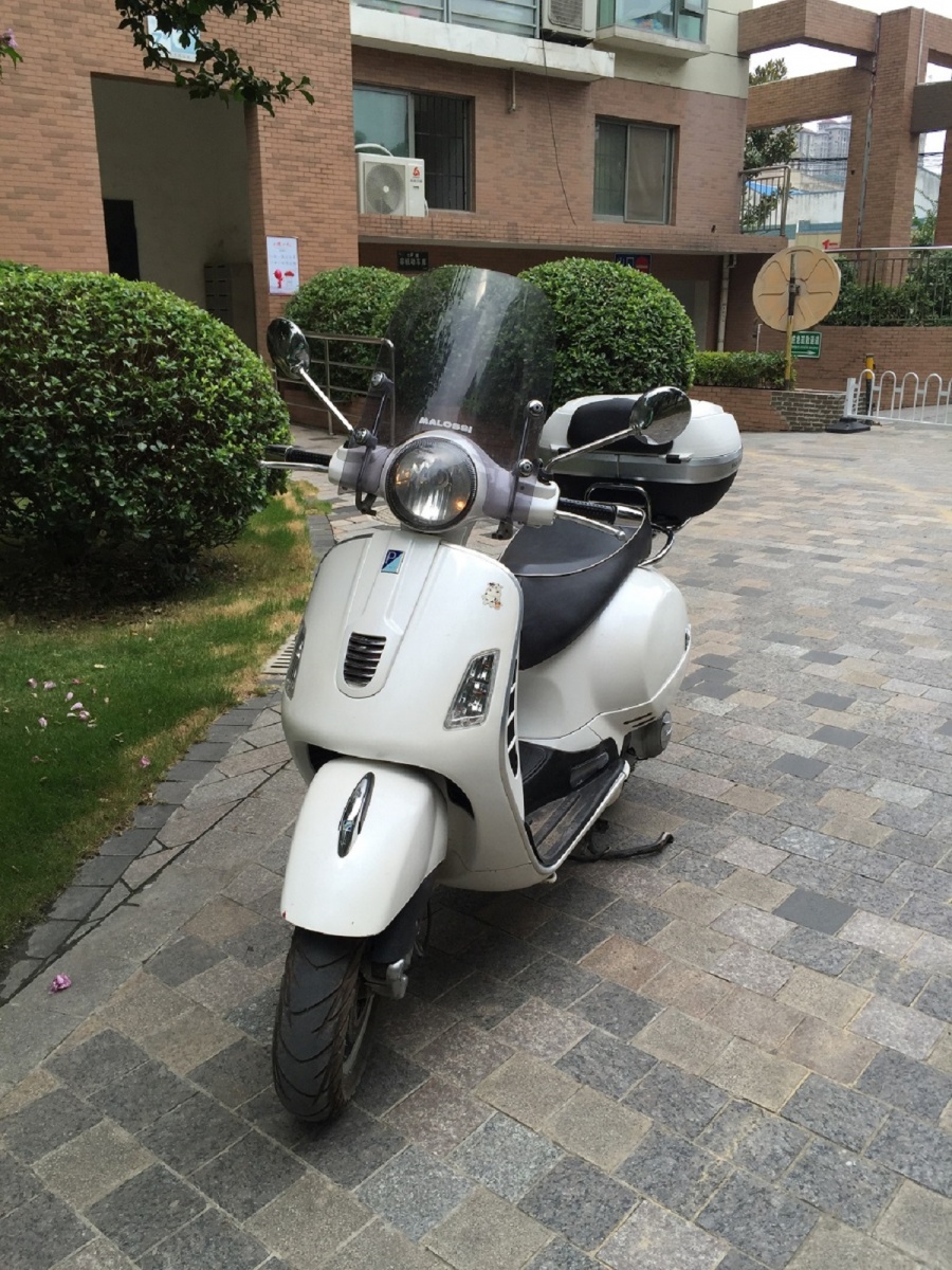 vespa gts 300