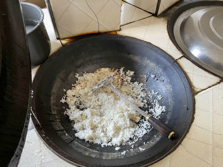 铁锅米饭
