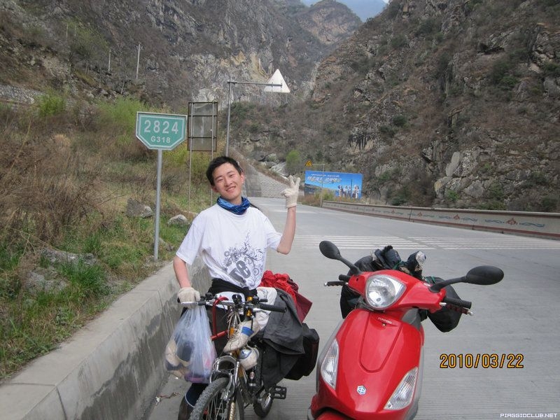 骑自行车去西藏的高手了，看一看我们又算什么，他已骑了五天了，到康定都还差20多公里，全是上山的路，他基 ...